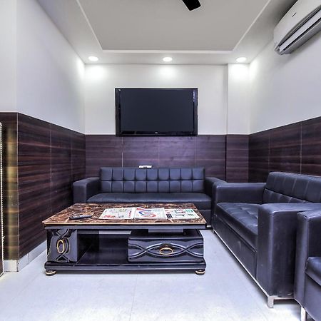 Hotel Aerostar Gold - Opposite Max Healthcare デリー エクステリア 写真