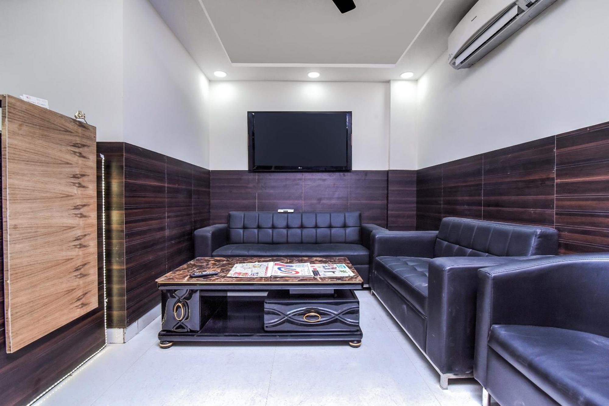 Hotel Aerostar Gold - Opposite Max Healthcare デリー エクステリア 写真